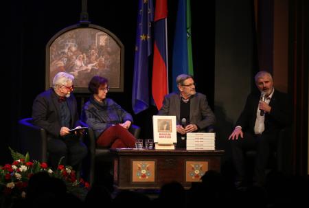 PREDSTAVITEV KNJIGE MAKSIM GASPARI ROBERTA KUŽNIKA 01 FOTO LJUBO VUKELIČ